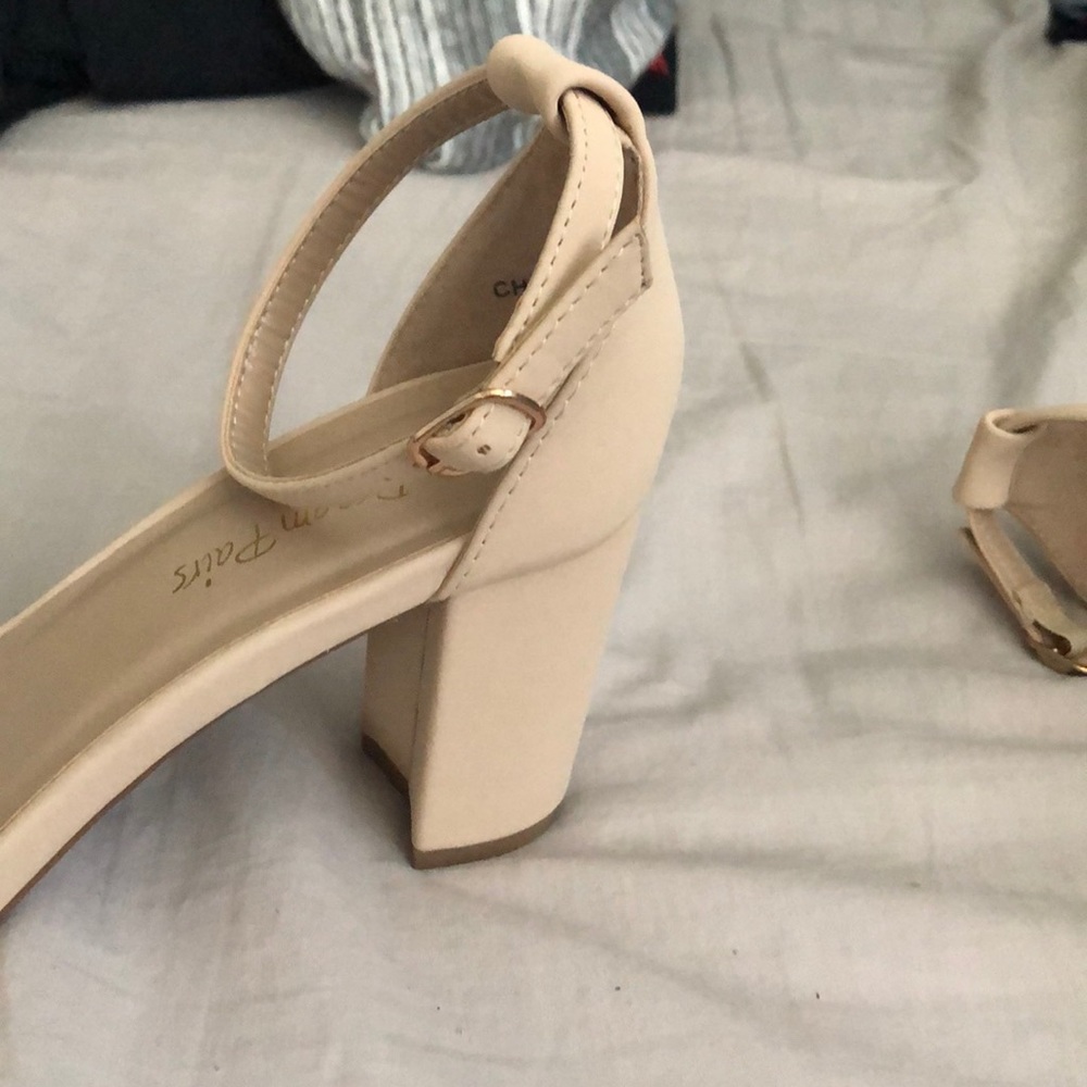Heels - Picture 4 of 4